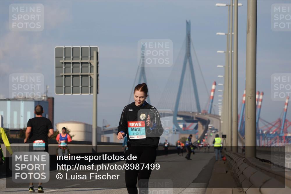 03.10.2025 - Köhlbrandbrückenlauf Luisa Fischer http://msf.ph/oto/8987499 03.10.2025 11:22:53 Position 3 3103 meine-sportfotos.de