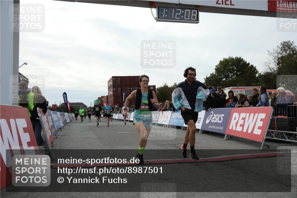 03.10.2025 - Köhlbrandbrückenlauf Yannick Fuchs http://msf.ph/oto/8987501 03.10.2025 16:12:07 Ziel 7404, 7463, 7468, 7615, 7825, 8088, 8259, 8569, 8939, 8951, 9159, 9399 meine-sportfotos.de