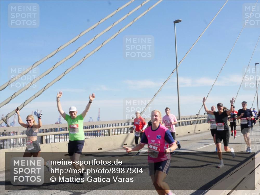 03.10.2025 - Köhlbrandbrückenlauf Matties Gatica Varas http://msf.ph/oto/8987504 03.10.2025 12:29:45 Position 2 916, 40, 36 meine-sportfotos.de