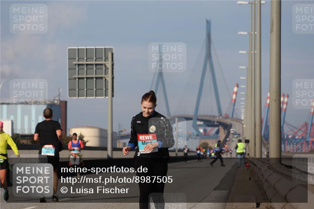 03.10.2025 - Köhlbrandbrückenlauf Luisa Fischer http://msf.ph/oto/8987505 03.10.2025 11:22:53 Position 3  meine-sportfotos.de