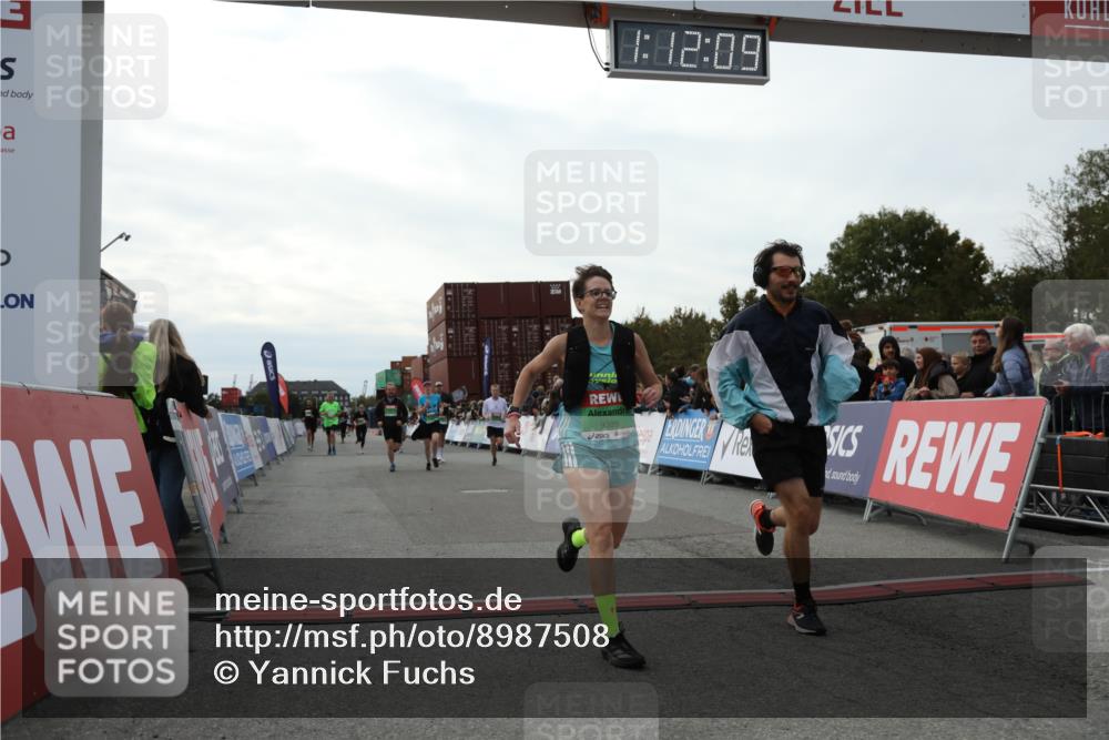03.10.2025 - Köhlbrandbrückenlauf Yannick Fuchs http://msf.ph/oto/8987508 03.10.2025 16:12:07 Ziel 7404, 7463, 7468, 7615, 7825, 8088, 8259, 8569, 8939, 8951, 9159, 9399 meine-sportfotos.de