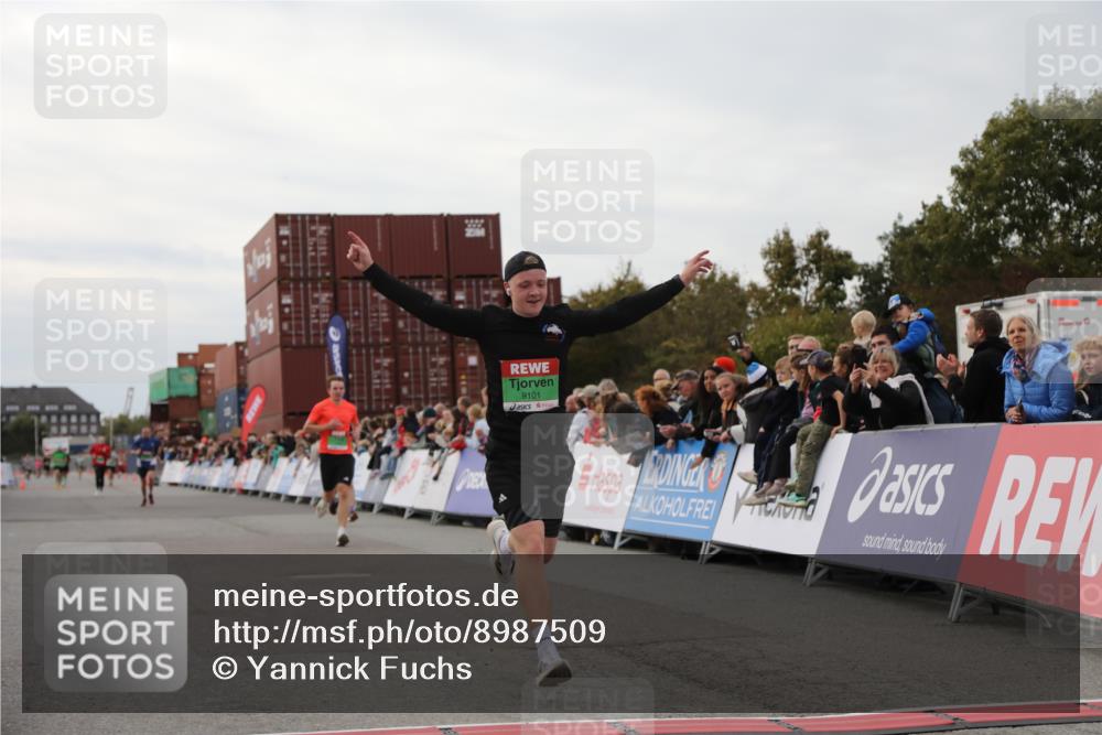 03.10.2025 - Köhlbrandbrückenlauf Yannick Fuchs http://msf.ph/oto/8987509 03.10.2025 15:59:49 Ziel 7165, 7185, 7269, 7450, 9101, 9113 meine-sportfotos.de