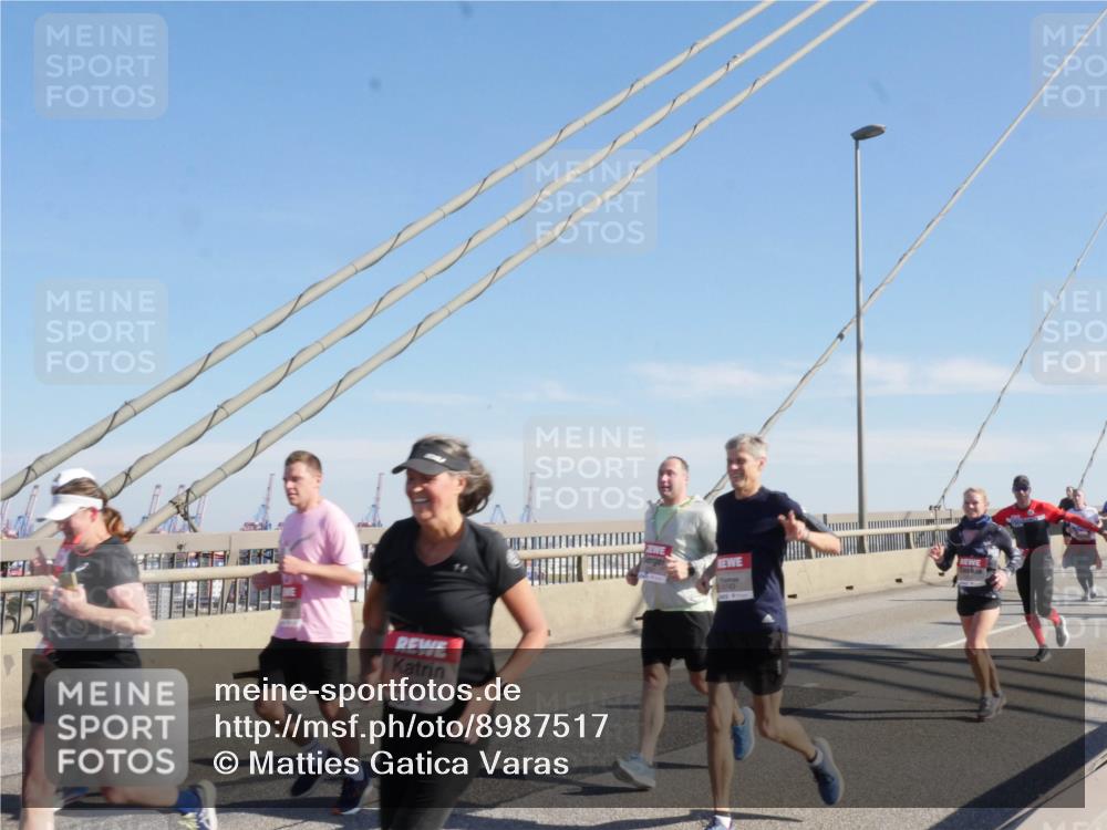 03.10.2025 - Köhlbrandbrückenlauf Matties Gatica Varas http://msf.ph/oto/8987517 03.10.2025 12:29:47 Position 2 4588 meine-sportfotos.de