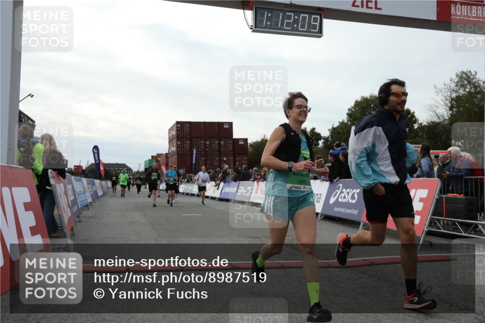 03.10.2025 - Köhlbrandbrückenlauf Yannick Fuchs http://msf.ph/oto/8987519 03.10.2025 16:12:07 Ziel 7404, 7463, 7468, 7615, 7825, 8088, 8259, 8569, 8939, 8951, 9159, 9399 meine-sportfotos.de