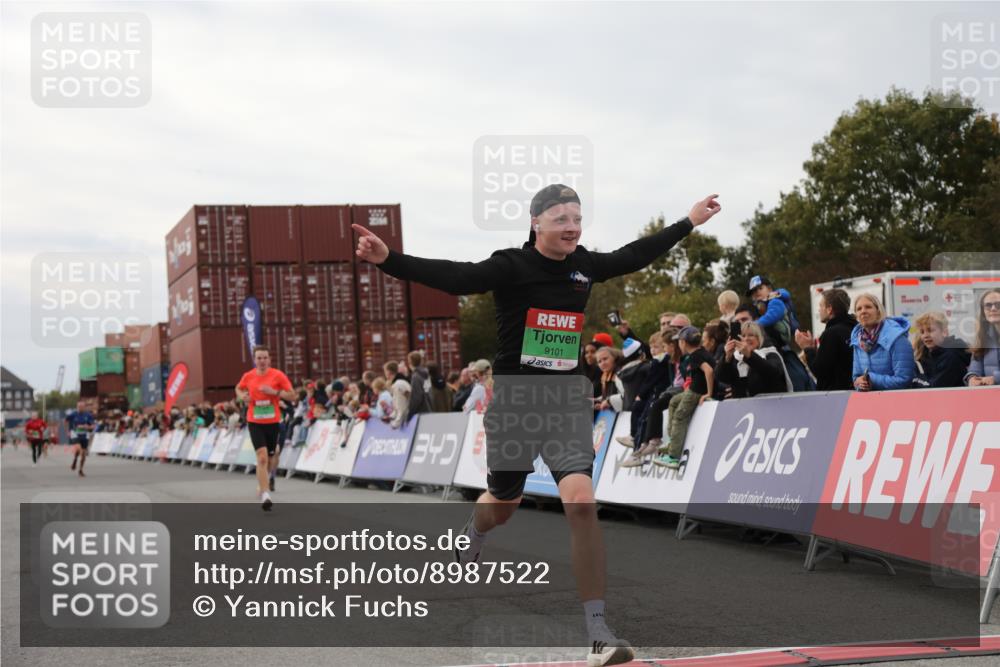 03.10.2025 - Köhlbrandbrückenlauf Yannick Fuchs http://msf.ph/oto/8987522 03.10.2025 15:59:49 Ziel 7165, 7185, 7269, 7450, 9101, 9113 meine-sportfotos.de