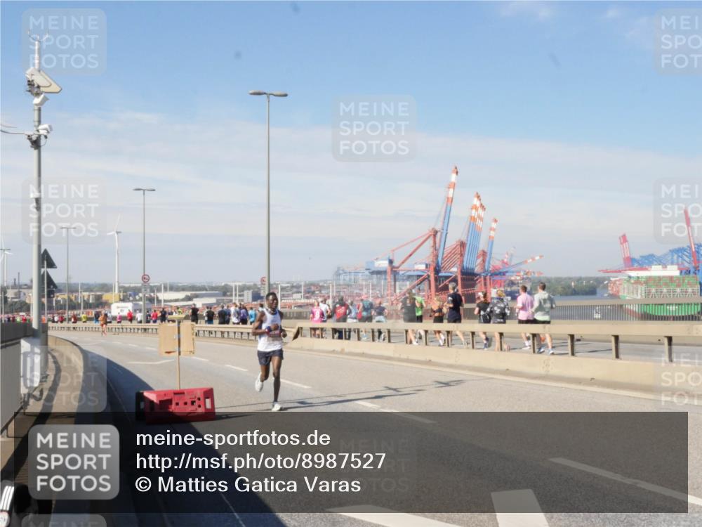 03.10.2025 - Köhlbrandbrückenlauf Matties Gatica Varas http://msf.ph/oto/8987527 03.10.2025 12:29:56 Position 2  meine-sportfotos.de