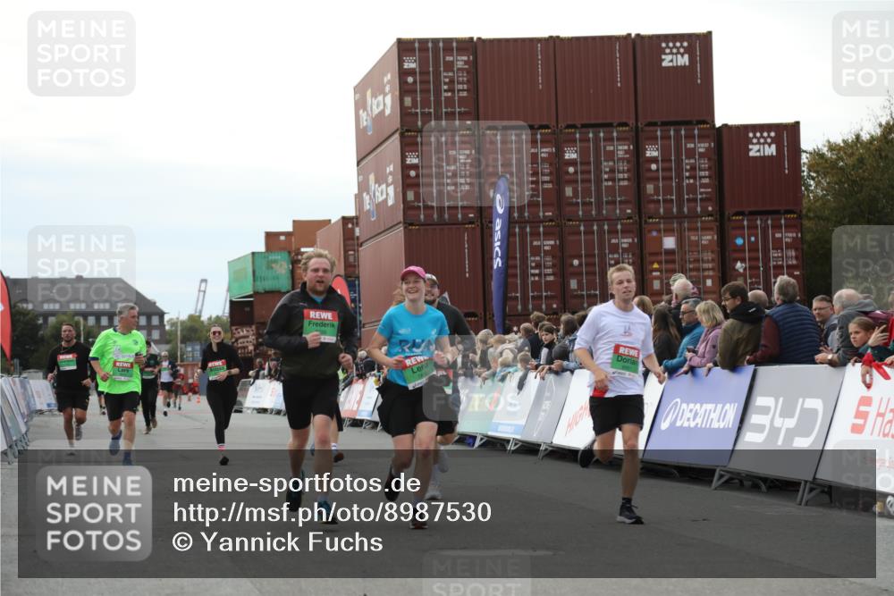 03.10.2025 - Köhlbrandbrückenlauf Yannick Fuchs http://msf.ph/oto/8987530 03.10.2025 16:12:08 Ziel 7404, 7463, 7468, 7615, 7762, 7825, 8088, 8939, 8951, 9159, 9399 meine-sportfotos.de