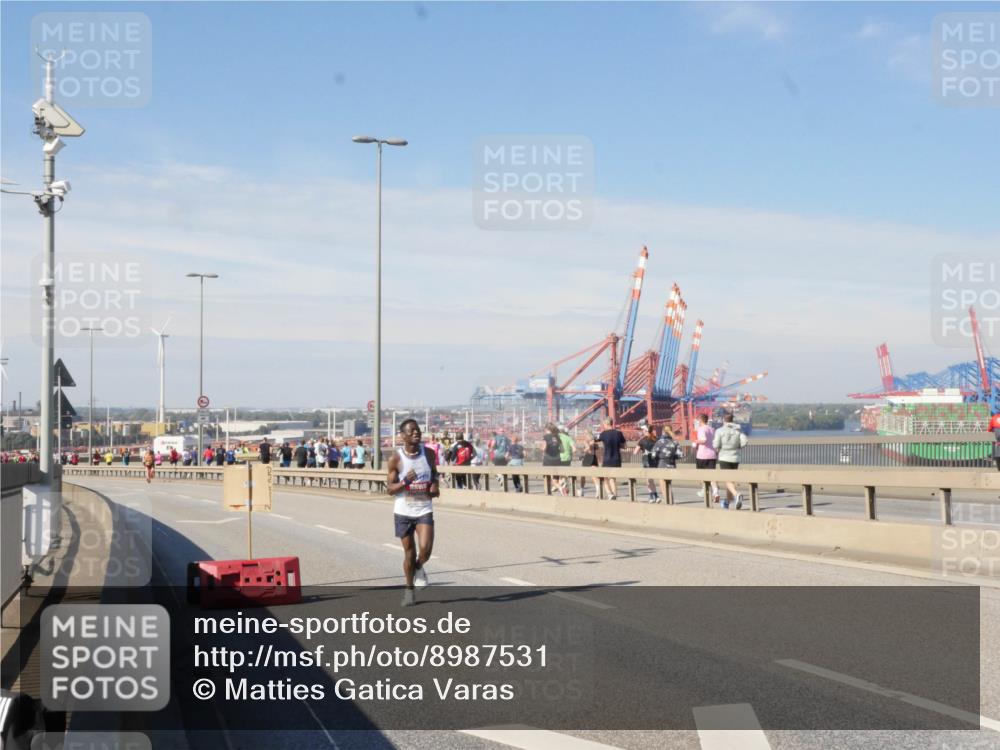 03.10.2025 - Köhlbrandbrückenlauf Matties Gatica Varas http://msf.ph/oto/8987531 03.10.2025 12:29:56 Position 2  meine-sportfotos.de