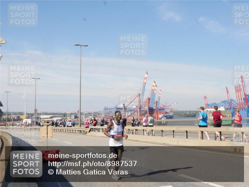 03.10.2025 - Köhlbrandbrückenlauf Matties Gatica Varas http://msf.ph/oto/8987537 03.10.2025 12:29:57 Position 2  meine-sportfotos.de