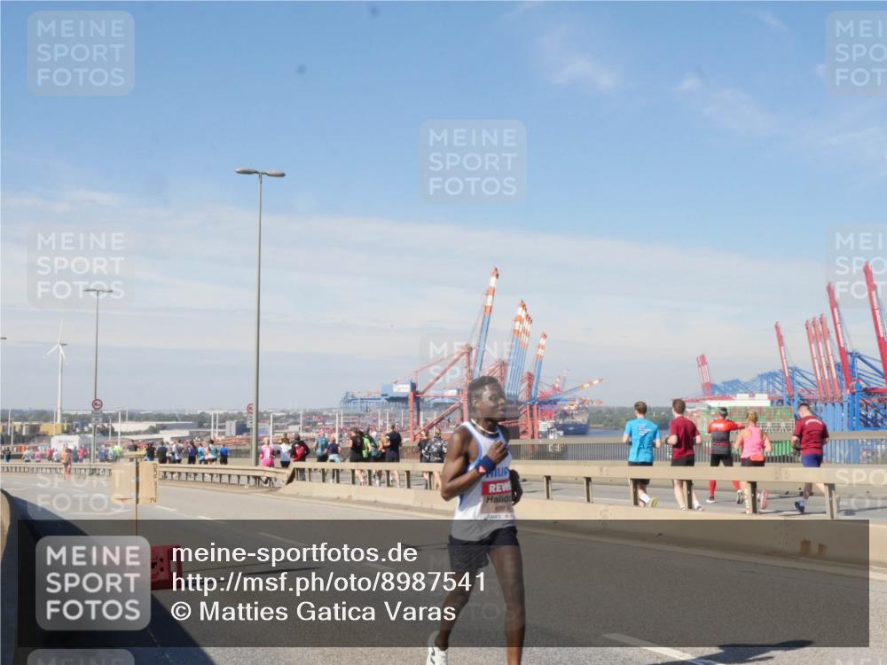03.10.2025 - Köhlbrandbrückenlauf Matties Gatica Varas http://msf.ph/oto/8987541 03.10.2025 12:29:58 Position 2 6353 meine-sportfotos.de