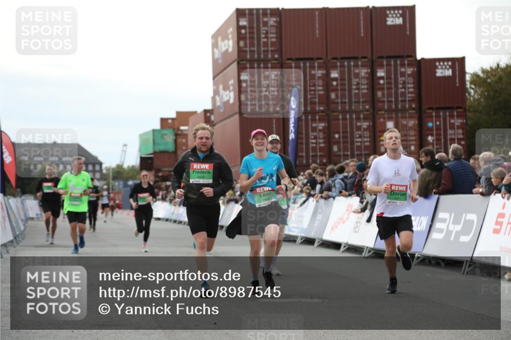 03.10.2025 - Köhlbrandbrückenlauf Yannick Fuchs http://msf.ph/oto/8987545 03.10.2025 16:12:08 Ziel 7404, 7463, 7468, 7615, 7762, 7825, 8088, 8939, 8951, 9159, 9399 meine-sportfotos.de
