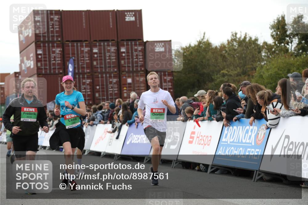 03.10.2025 - Köhlbrandbrückenlauf Yannick Fuchs http://msf.ph/oto/8987561 03.10.2025 16:12:09 Ziel 7404, 7468, 7615, 7762, 7825, 8088, 8939, 8951, 9399 meine-sportfotos.de