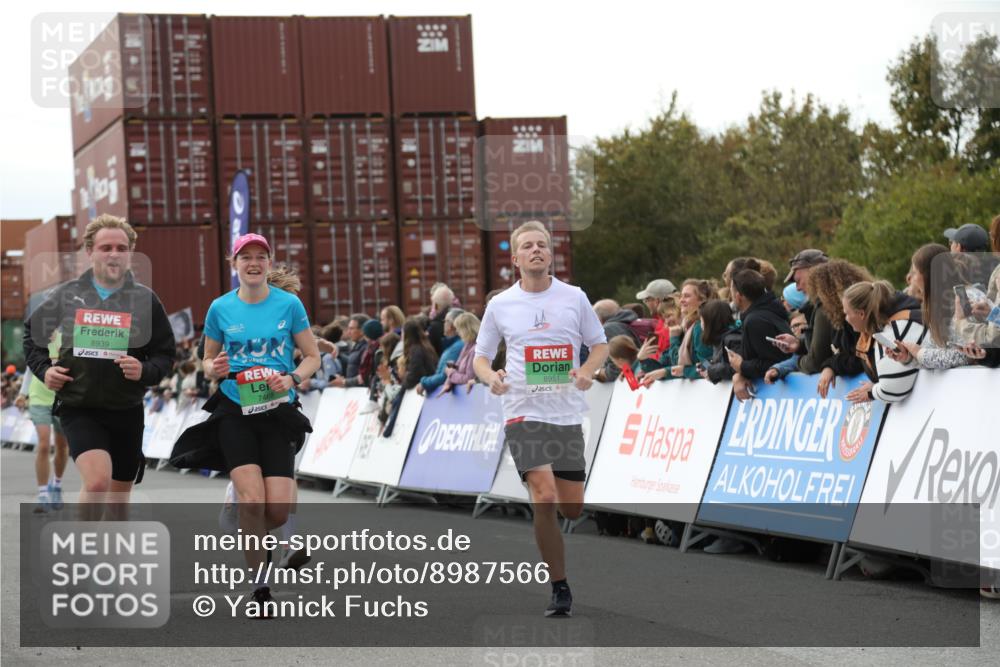 03.10.2025 - Köhlbrandbrückenlauf Yannick Fuchs http://msf.ph/oto/8987566 03.10.2025 16:12:09 Ziel 7404, 7468, 7615, 7762, 7825, 8088, 8939, 8951, 9399 meine-sportfotos.de