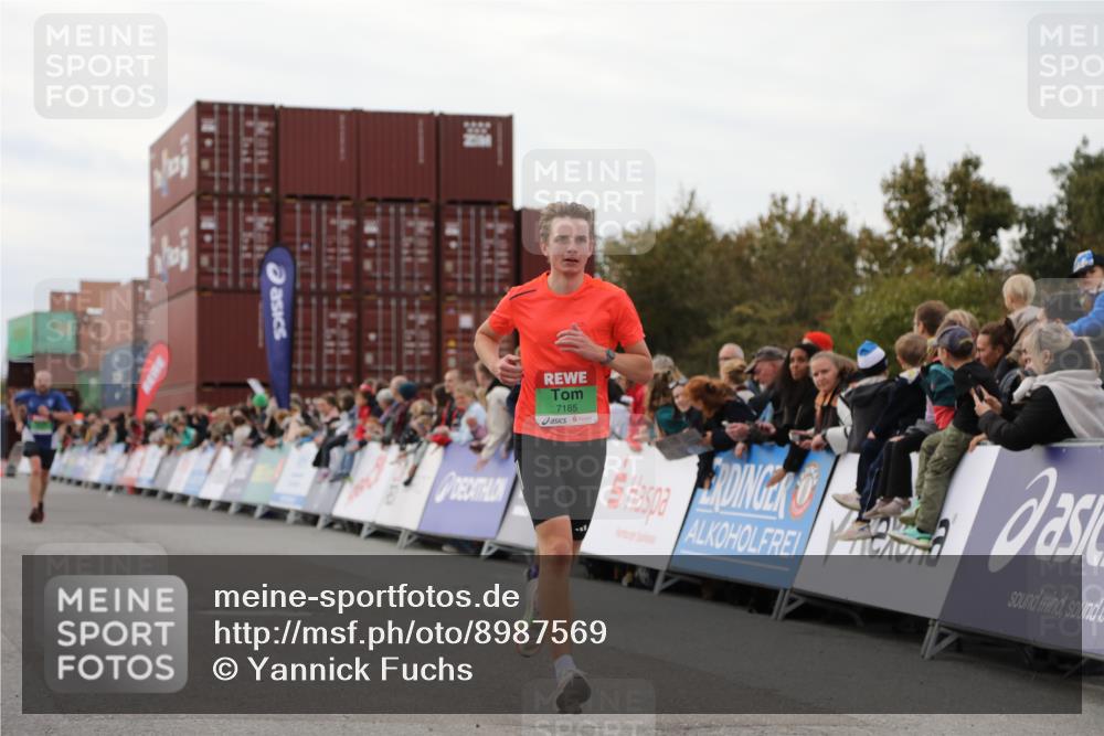 03.10.2025 - Köhlbrandbrückenlauf Yannick Fuchs http://msf.ph/oto/8987569 03.10.2025 15:59:51 Ziel 7165, 7185, 7269, 7450, 9101 meine-sportfotos.de
