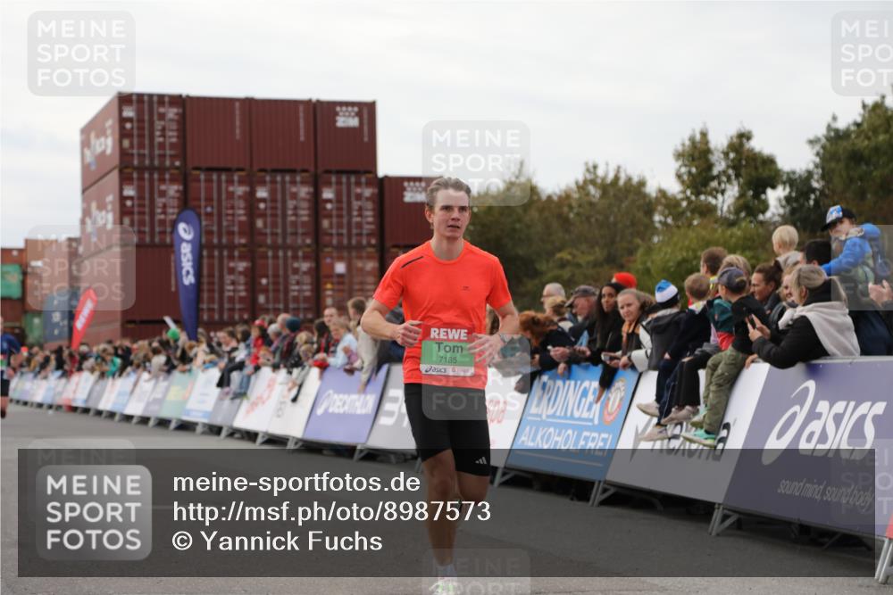 03.10.2025 - Köhlbrandbrückenlauf Yannick Fuchs http://msf.ph/oto/8987573 03.10.2025 15:59:52 Ziel 7165, 7185, 7269, 7450, 8915, 9101 meine-sportfotos.de