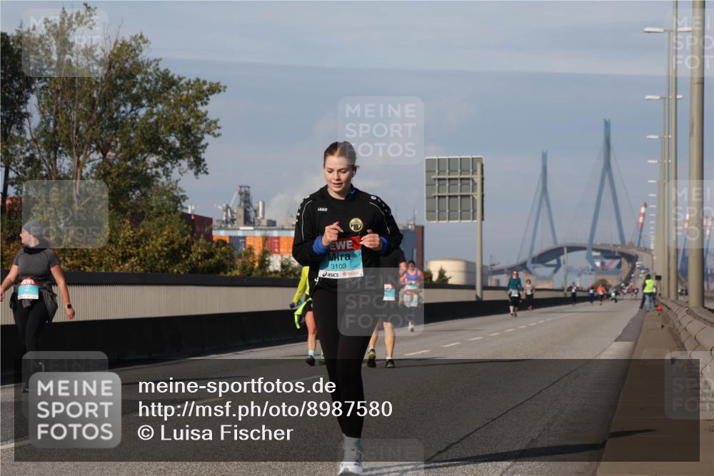 03.10.2025 - Köhlbrandbrückenlauf Luisa Fischer http://msf.ph/oto/8987580 03.10.2025 11:22:57 Position 3 3103 meine-sportfotos.de