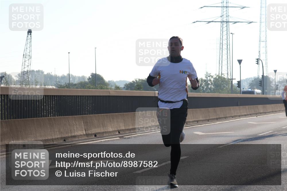 03.10.2025 - Köhlbrandbrückenlauf Luisa Fischer http://msf.ph/oto/8987582 03.10.2025 10:10:06 Position 3  meine-sportfotos.de