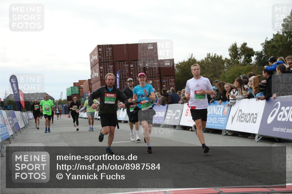 03.10.2025 - Köhlbrandbrückenlauf Yannick Fuchs http://msf.ph/oto/8987584 03.10.2025 16:12:09 Ziel 7404, 7468, 7615, 7762, 7825, 8088, 8939, 8951, 9399 meine-sportfotos.de
