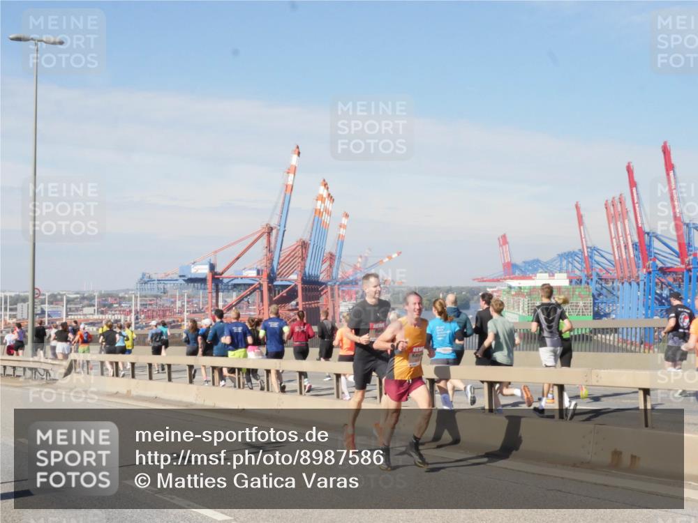 03.10.2025 - Köhlbrandbrückenlauf Matties Gatica Varas http://msf.ph/oto/8987586 03.10.2025 12:30:13 Position 2  meine-sportfotos.de