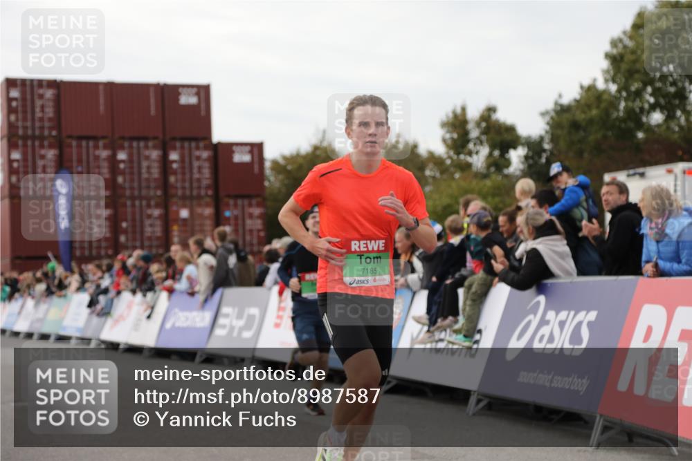 03.10.2025 - Köhlbrandbrückenlauf Yannick Fuchs http://msf.ph/oto/8987587 03.10.2025 15:59:52 Ziel 7165, 7185, 7269, 7450, 8915, 9101 meine-sportfotos.de
