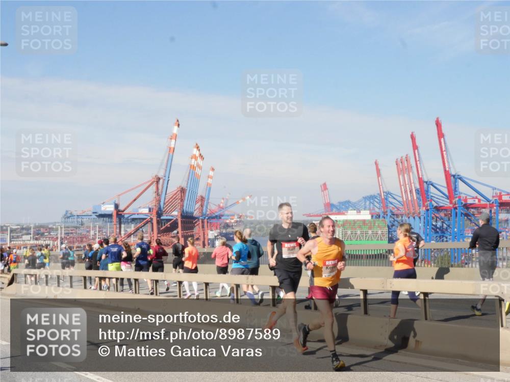 03.10.2025 - Köhlbrandbrückenlauf Matties Gatica Varas http://msf.ph/oto/8987589 03.10.2025 12:30:13 Position 2  meine-sportfotos.de
