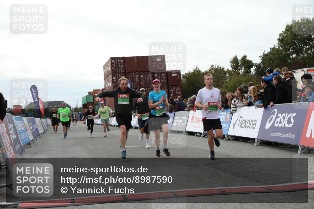 03.10.2025 - Köhlbrandbrückenlauf Yannick Fuchs http://msf.ph/oto/8987590 03.10.2025 16:12:10 Ziel 7404, 7468, 7615, 7762, 7825, 8088, 8939, 8951, 9399 meine-sportfotos.de