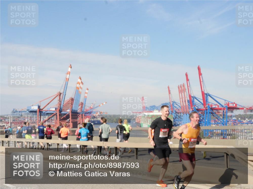 03.10.2025 - Köhlbrandbrückenlauf Matties Gatica Varas http://msf.ph/oto/8987593 03.10.2025 12:30:14 Position 2  meine-sportfotos.de