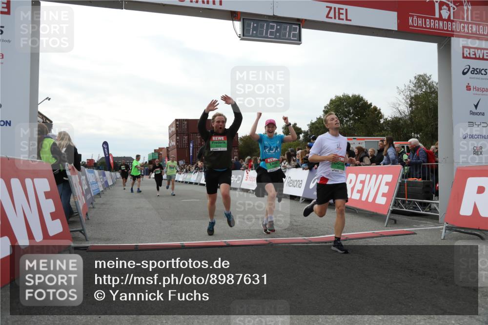 03.10.2025 - Köhlbrandbrückenlauf Yannick Fuchs http://msf.ph/oto/8987631 03.10.2025 16:12:10 Ziel 7404, 7468, 7615, 7762, 7825, 8088, 8939, 8951, 9399 meine-sportfotos.de