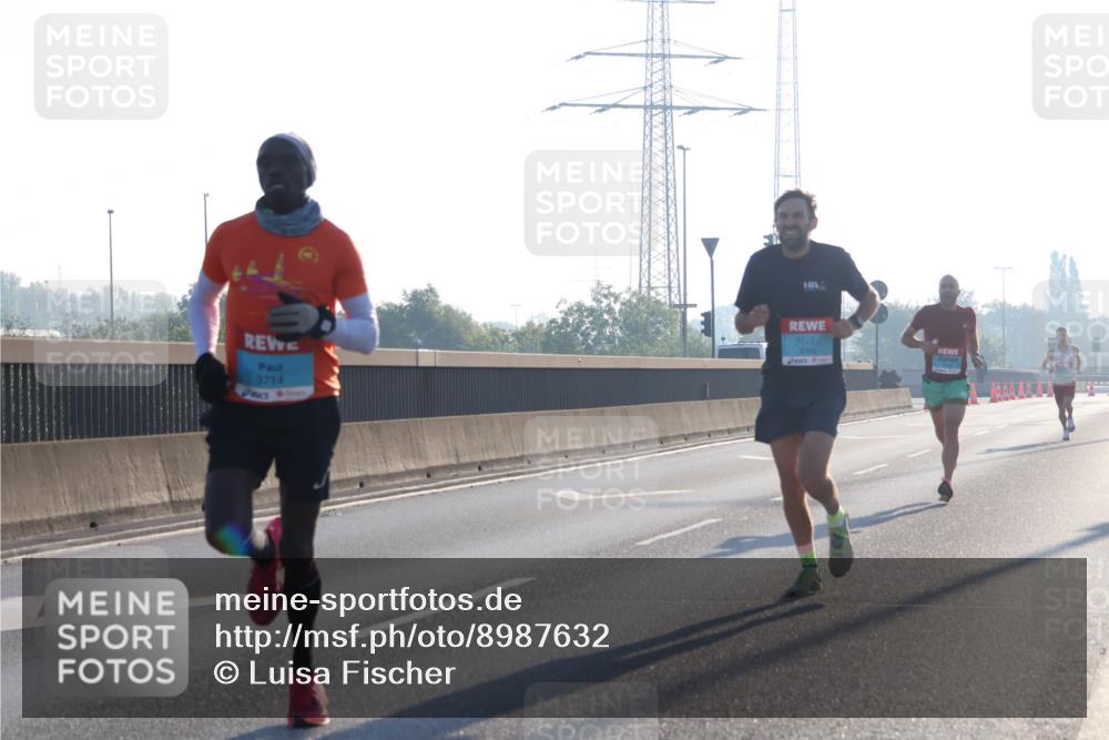 03.10.2025 - Köhlbrandbrückenlauf Luisa Fischer http://msf.ph/oto/8987632 03.10.2025 10:10:10 Position 3 3714, 3760 meine-sportfotos.de