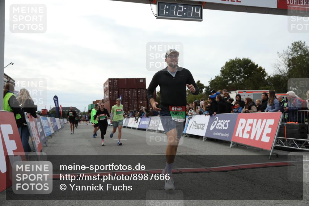 03.10.2025 - Köhlbrandbrückenlauf Yannick Fuchs http://msf.ph/oto/8987666 03.10.2025 16:12:12 Ziel 7404, 7468, 7615, 7762, 7825, 8088, 8501, 8939, 8951 meine-sportfotos.de