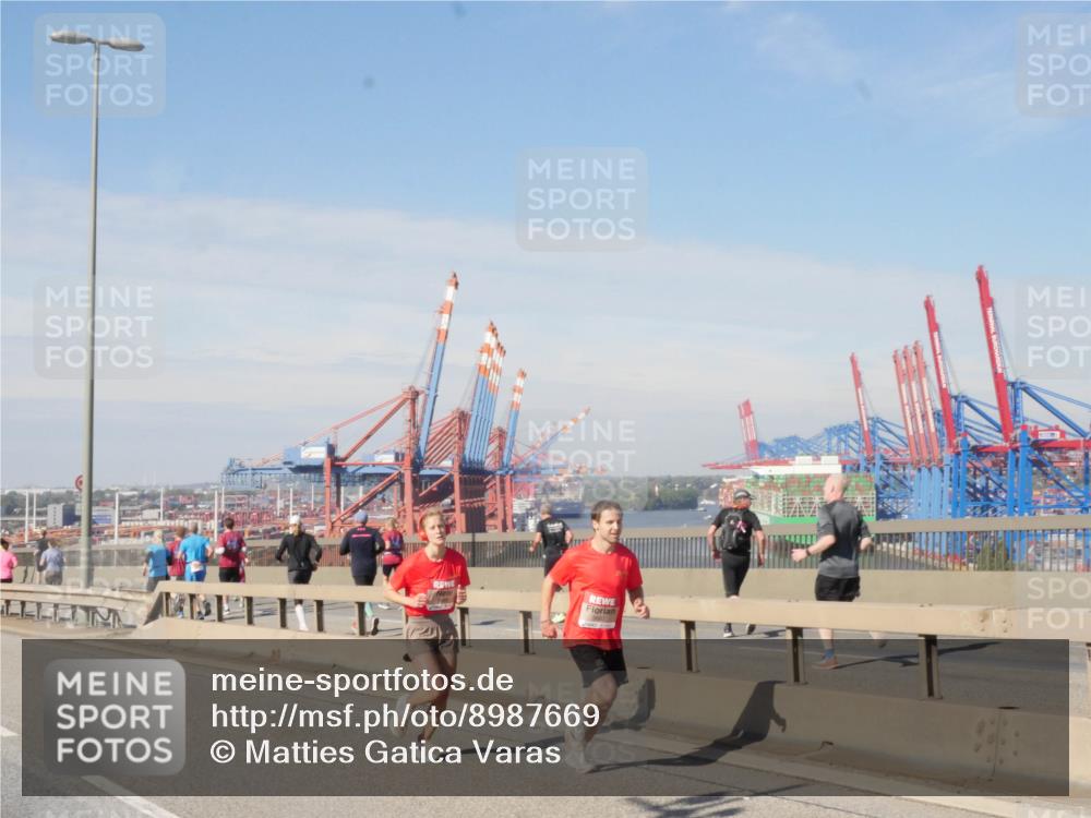 03.10.2025 - Köhlbrandbrückenlauf Matties Gatica Varas http://msf.ph/oto/8987669 03.10.2025 12:30:42 Position 2  meine-sportfotos.de