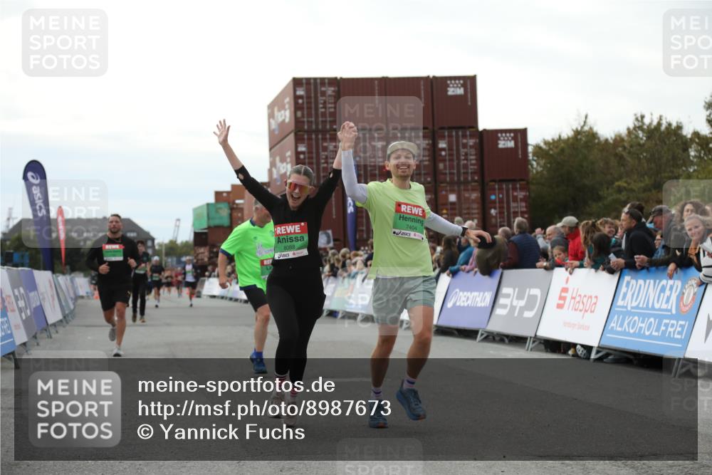 03.10.2025 - Köhlbrandbrückenlauf Yannick Fuchs http://msf.ph/oto/8987673 03.10.2025 16:12:12 Ziel 7404, 7468, 7615, 7762, 7825, 8088, 8501, 8939, 8951 meine-sportfotos.de