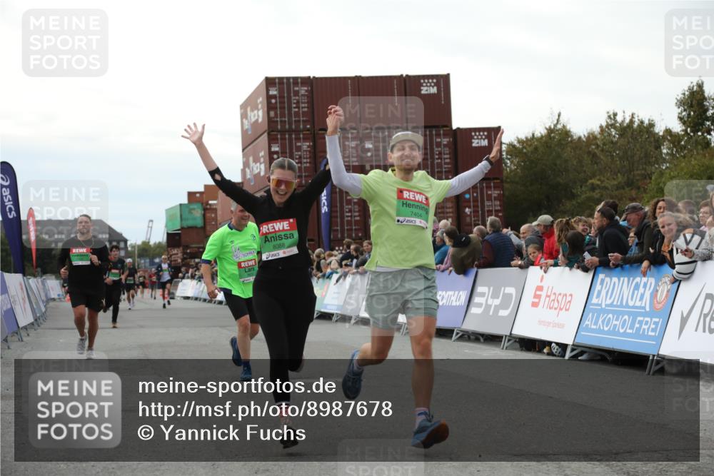 03.10.2025 - Köhlbrandbrückenlauf Yannick Fuchs http://msf.ph/oto/8987678 03.10.2025 16:12:12 Ziel 7404, 7468, 7615, 7762, 7825, 8088, 8501, 8939, 8951 meine-sportfotos.de