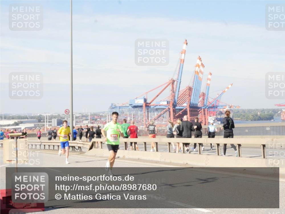 03.10.2025 - Köhlbrandbrückenlauf Matties Gatica Varas http://msf.ph/oto/8987680 03.10.2025 12:30:53 Position 2  meine-sportfotos.de