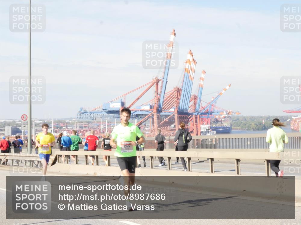 03.10.2025 - Köhlbrandbrückenlauf Matties Gatica Varas http://msf.ph/oto/8987686 03.10.2025 12:30:54 Position 2 500, 6248 meine-sportfotos.de