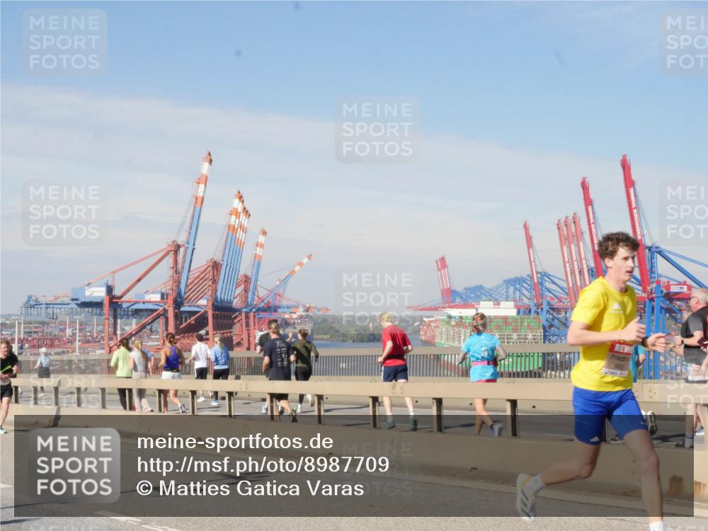 03.10.2025 - Köhlbrandbrückenlauf Matties Gatica Varas http://msf.ph/oto/8987709 03.10.2025 12:30:58 Position 2  meine-sportfotos.de