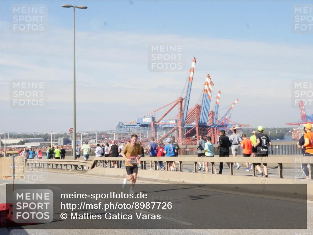 03.10.2025 - Köhlbrandbrückenlauf Matties Gatica Varas http://msf.ph/oto/8987726 03.10.2025 12:31:12 Position 2  meine-sportfotos.de