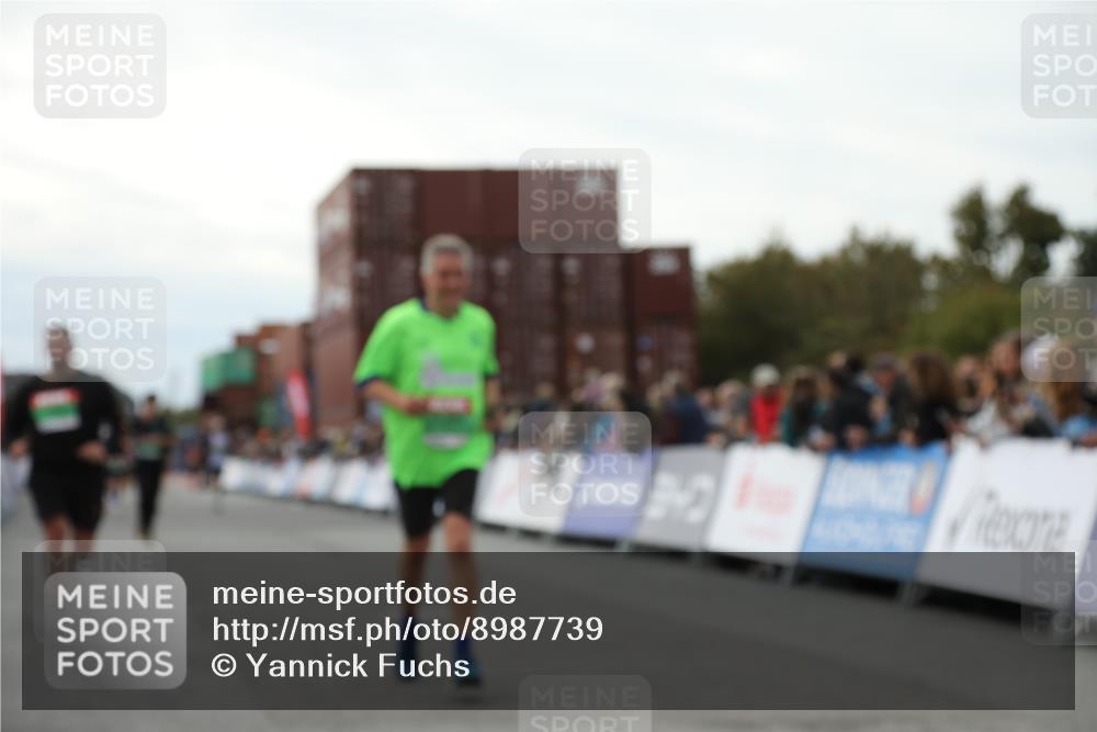 03.10.2025 - Köhlbrandbrückenlauf Yannick Fuchs http://msf.ph/oto/8987739 03.10.2025 16:12:14 Ziel 7404, 7468, 7615, 7762, 7825, 8088, 8501, 8939, 8951 meine-sportfotos.de
