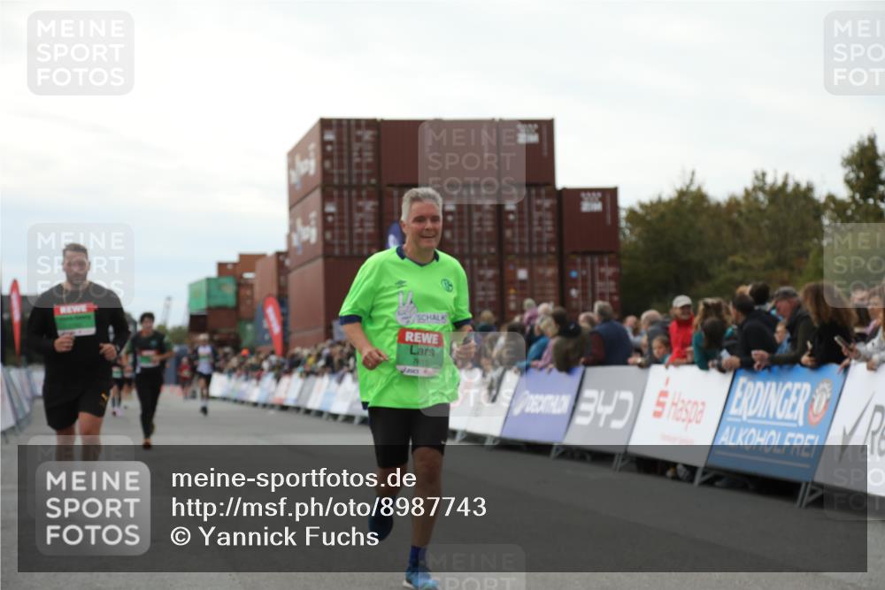 03.10.2025 - Köhlbrandbrückenlauf Yannick Fuchs http://msf.ph/oto/8987743 03.10.2025 16:12:14 Ziel 7404, 7468, 7615, 7762, 7825, 8088, 8501, 8939, 8951 meine-sportfotos.de