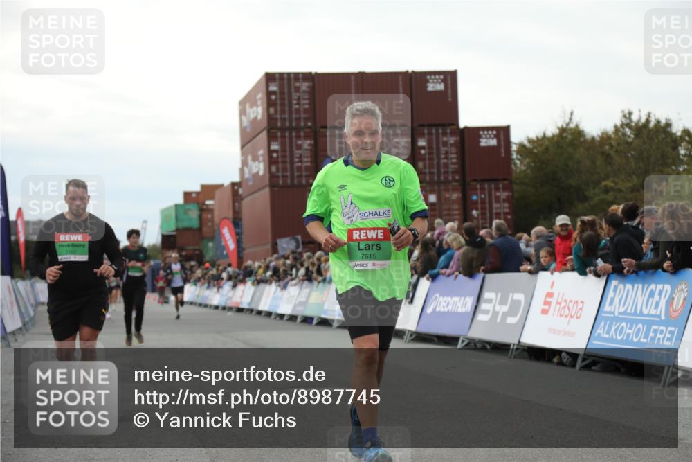 03.10.2025 - Köhlbrandbrückenlauf Yannick Fuchs http://msf.ph/oto/8987745 03.10.2025 16:12:15 Ziel 7404, 7615, 7762, 7825, 8088, 8501, 9359 meine-sportfotos.de