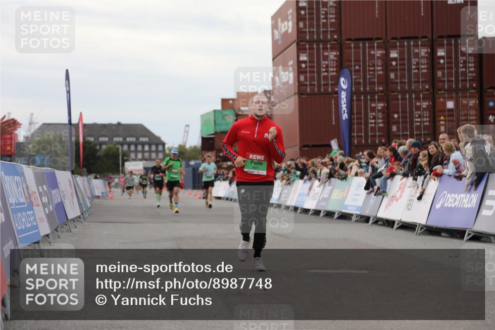 03.10.2025 - Köhlbrandbrückenlauf Yannick Fuchs http://msf.ph/oto/8987748 03.10.2025 15:59:58 Ziel 7269, 8783, 8915 meine-sportfotos.de