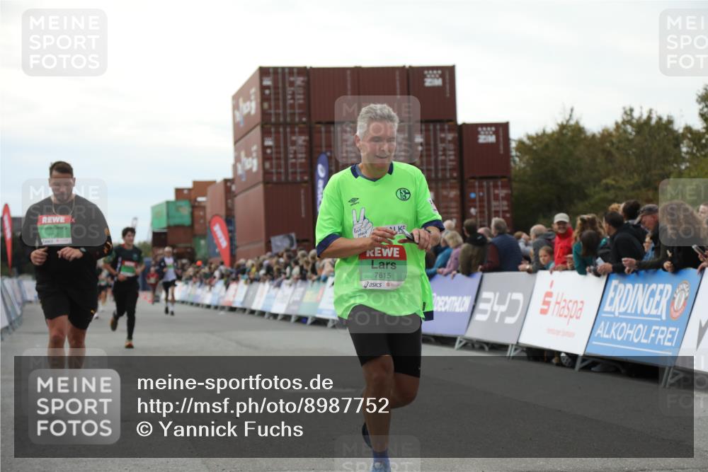 03.10.2025 - Köhlbrandbrückenlauf Yannick Fuchs http://msf.ph/oto/8987752 03.10.2025 16:12:15 Ziel 7404, 7615, 7762, 7825, 8088, 8501, 9359 meine-sportfotos.de