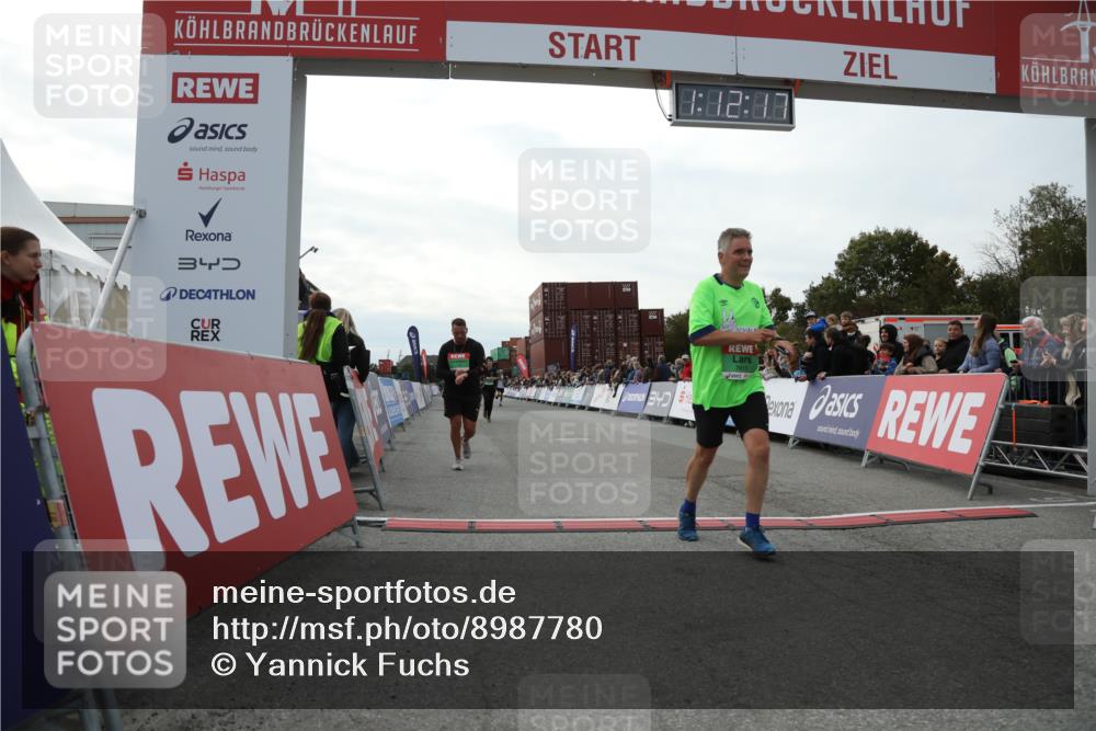 03.10.2025 - Köhlbrandbrückenlauf Yannick Fuchs http://msf.ph/oto/8987780 03.10.2025 16:12:16 Ziel 7404, 7615, 7762, 8088, 8501, 9359 meine-sportfotos.de