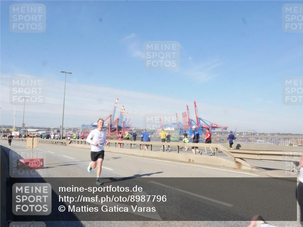 03.10.2025 - Köhlbrandbrückenlauf Matties Gatica Varas http://msf.ph/oto/8987796 03.10.2025 12:31:38 Position 2 111781 meine-sportfotos.de