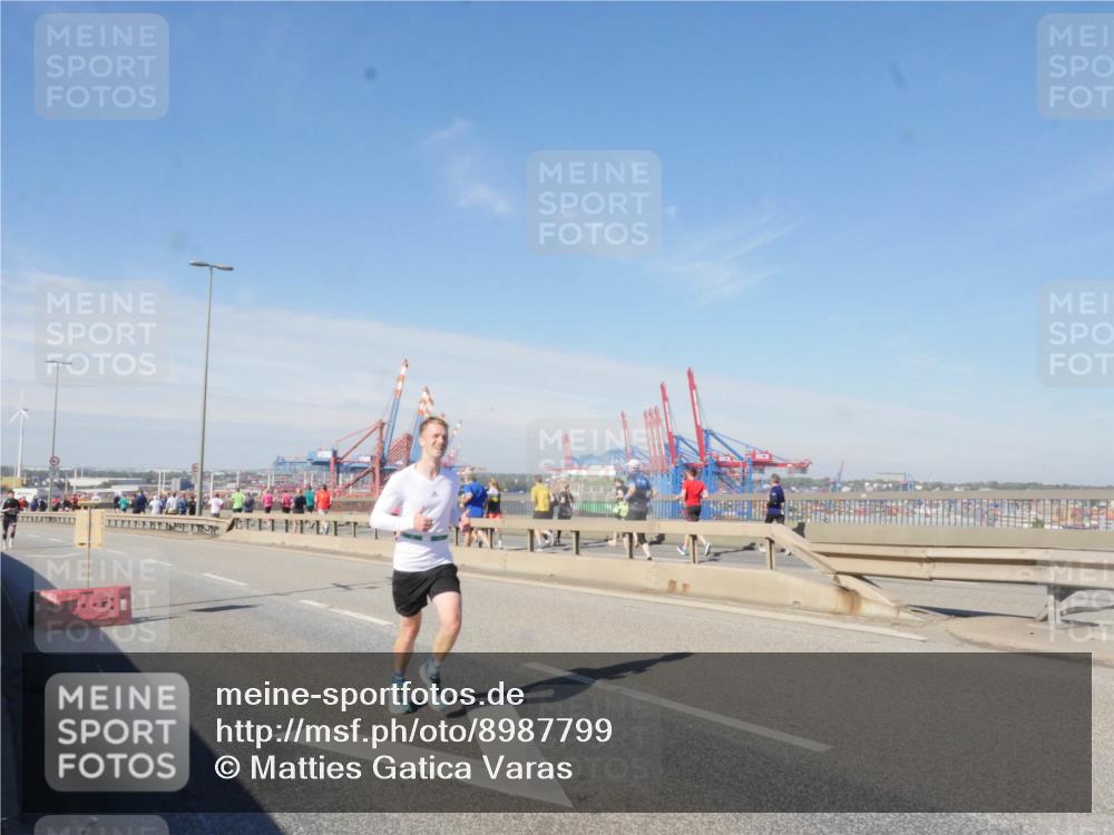 03.10.2025 - Köhlbrandbrückenlauf Matties Gatica Varas http://msf.ph/oto/8987799 03.10.2025 12:31:39 Position 2  meine-sportfotos.de