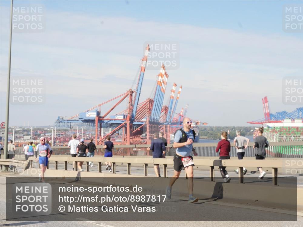 03.10.2025 - Köhlbrandbrückenlauf Matties Gatica Varas http://msf.ph/oto/8987817 03.10.2025 12:31:58 Position 2  meine-sportfotos.de