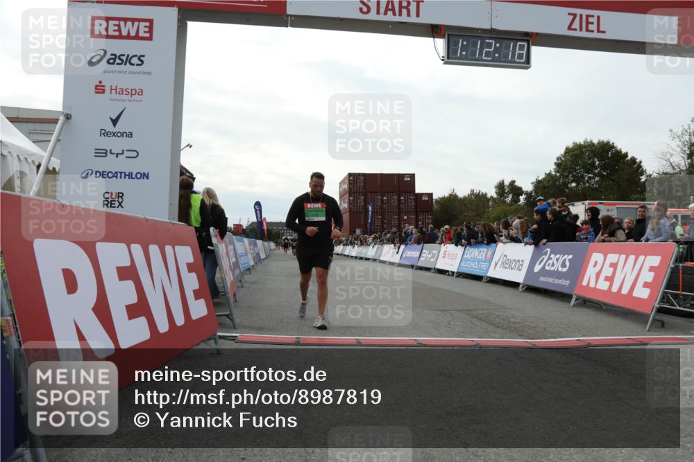 03.10.2025 - Köhlbrandbrückenlauf Yannick Fuchs http://msf.ph/oto/8987819 03.10.2025 16:12:17 Ziel 7404, 7615, 7762, 8088, 8501, 9060, 9061, 9359 meine-sportfotos.de