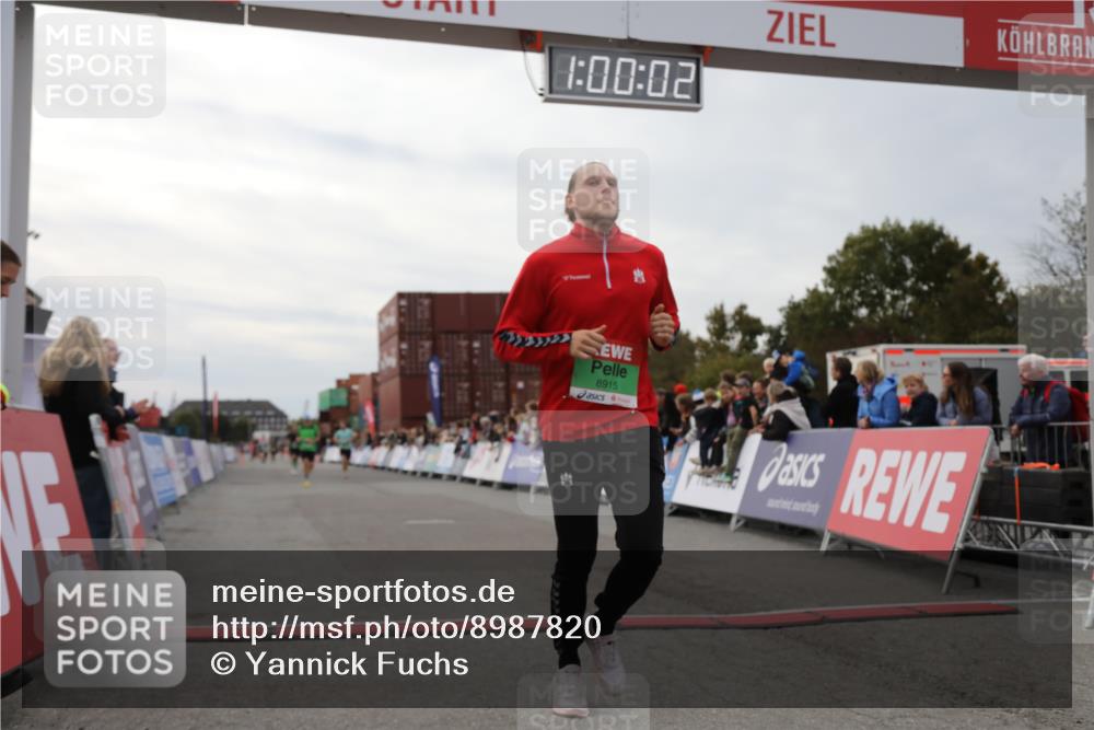 03.10.2025 - Köhlbrandbrückenlauf Yannick Fuchs http://msf.ph/oto/8987820 03.10.2025 16:00:01 Ziel 7103, 7106, 7329, 8783, 8915 meine-sportfotos.de