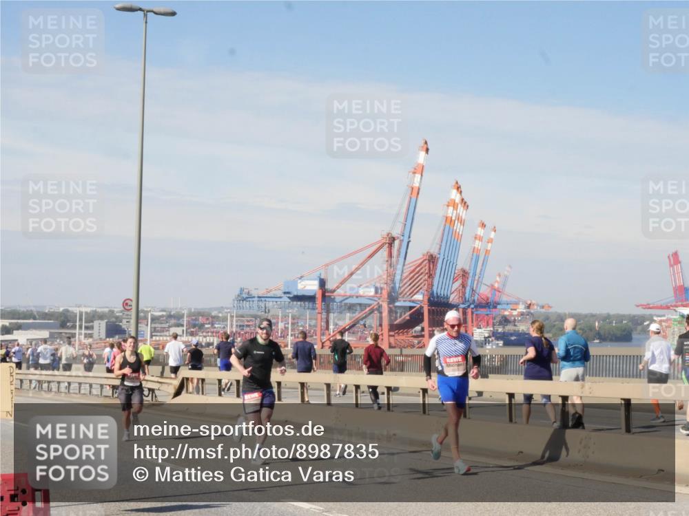 03.10.2025 - Köhlbrandbrückenlauf Matties Gatica Varas http://msf.ph/oto/8987835 03.10.2025 12:32:01 Position 2  meine-sportfotos.de