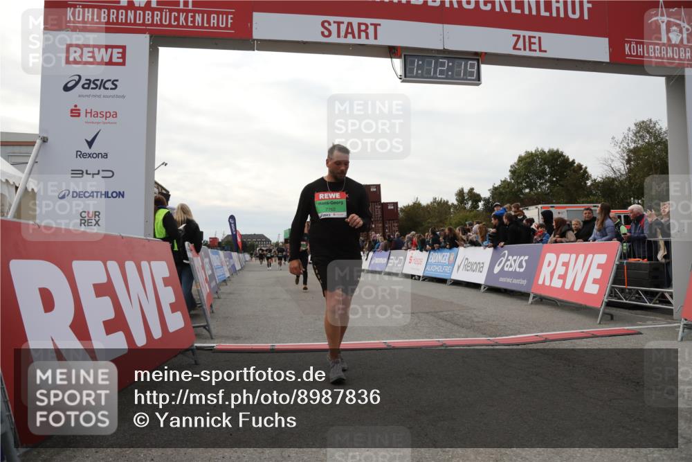 03.10.2025 - Köhlbrandbrückenlauf Yannick Fuchs http://msf.ph/oto/8987836 03.10.2025 16:12:18 Ziel 7615, 7688, 7762, 8501, 9060, 9061, 9359 meine-sportfotos.de